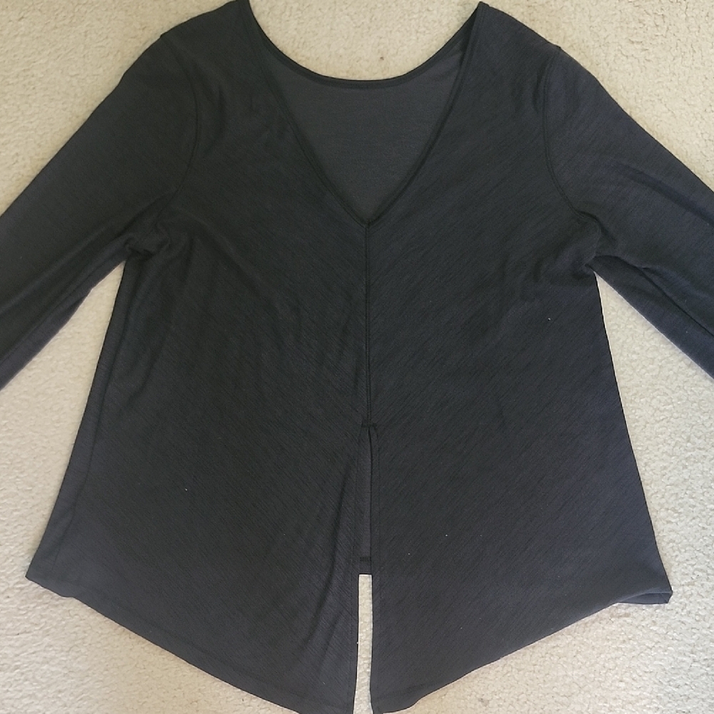 Old Navy Women's Dark Blue Long Sleeve Tee - Picture 4 of 4